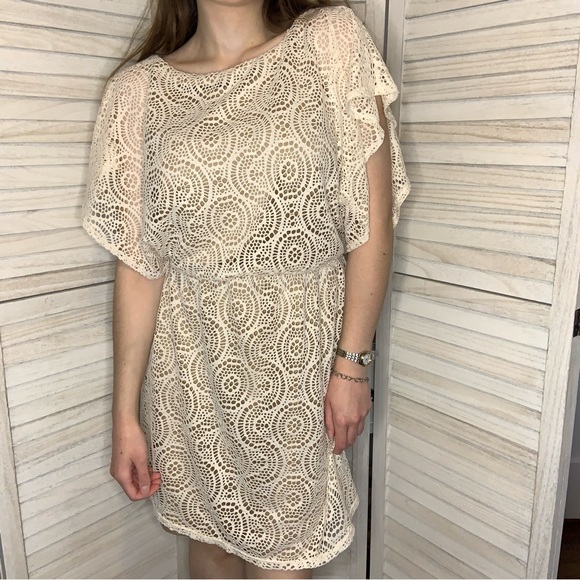 Emma & Michele Neutral Cream Cut Out Crochet Drapey Sleeves Mini Dress Like New - Picture 4 of 10